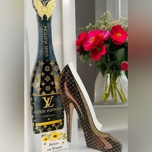 Abstract Designer Wood Champagne Bottle and Heels Table Shelf Home Decor